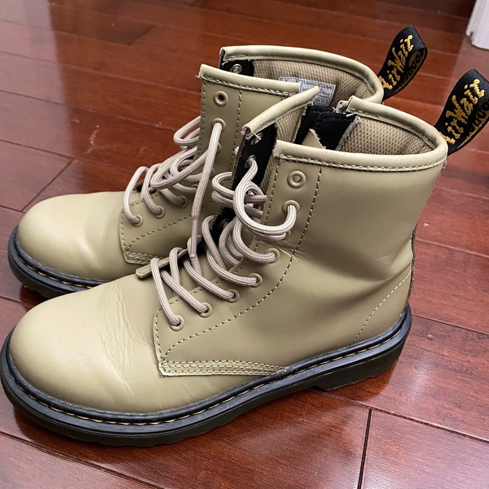 Doc Martens tan boots